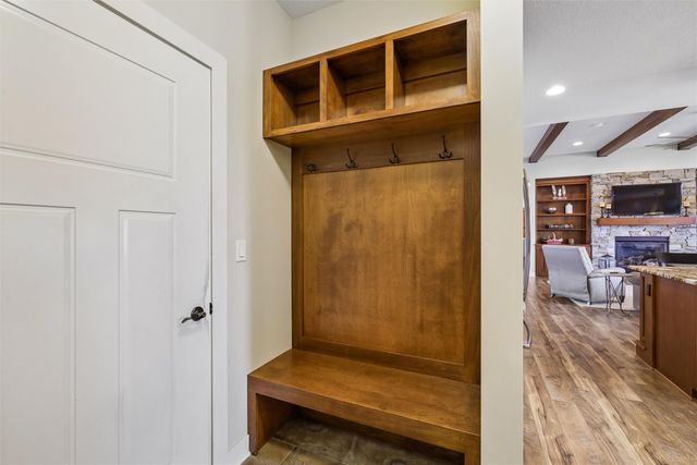 7821 NW 104th Court, Johnston, IA 50131