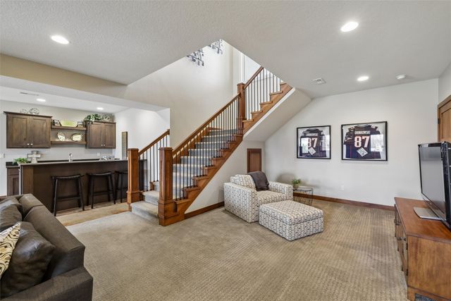 7821 NW 104th Court, Johnston, IA 50131