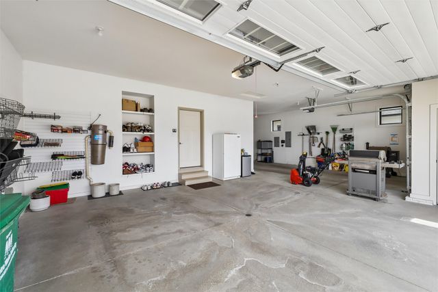 7821 NW 104th Court, Johnston, IA 50131