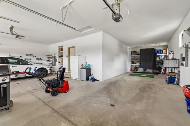 7821 NW 104th Court, Johnston, IA 50131