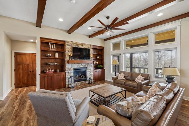 7821 NW 104th Court, Johnston, IA 50131