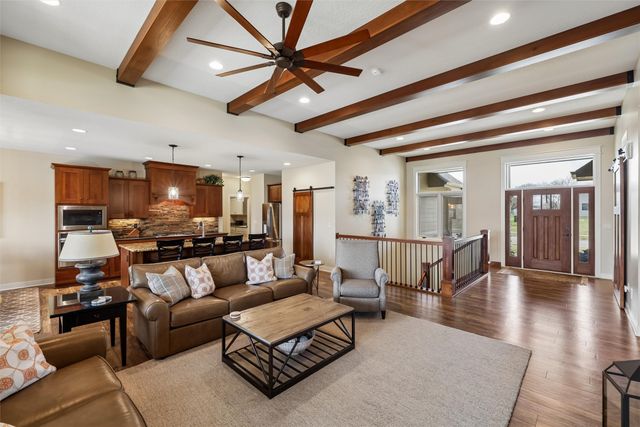 7821 NW 104th Court, Johnston, IA 50131