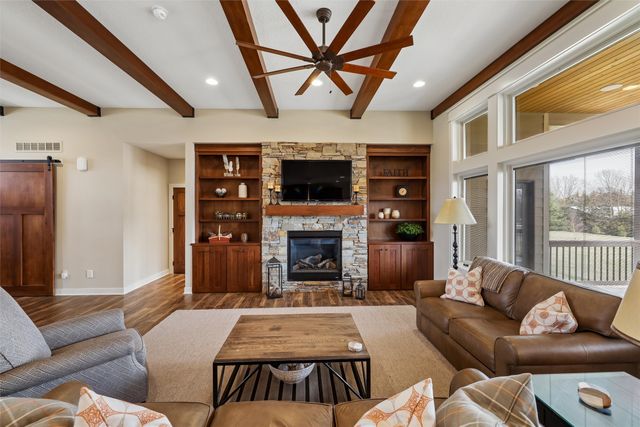 7821 NW 104th Court, Johnston, IA 50131