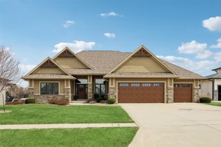 7821 NW 104th Court, Johnston, IA 50131