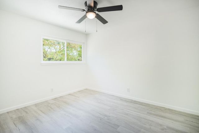 1516 N Fine Avenue, Fresno, CA 93727
