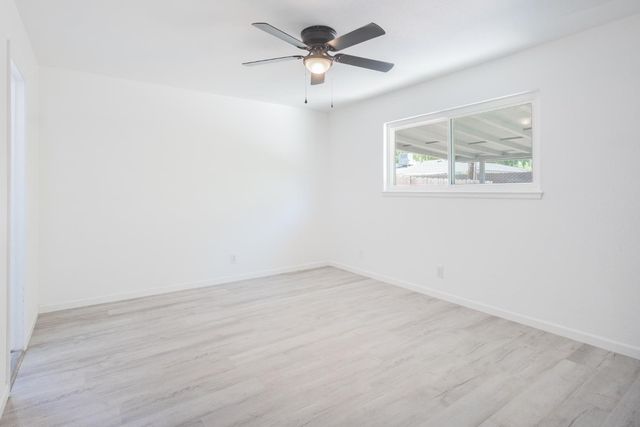 1516 N Fine Avenue, Fresno, CA 93727