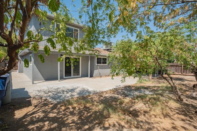 1516 N Fine Avenue, Fresno, CA 93727
