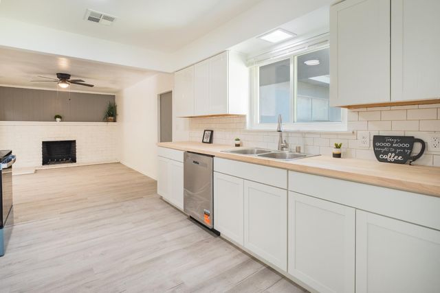 1516 N Fine Avenue, Fresno, CA 93727