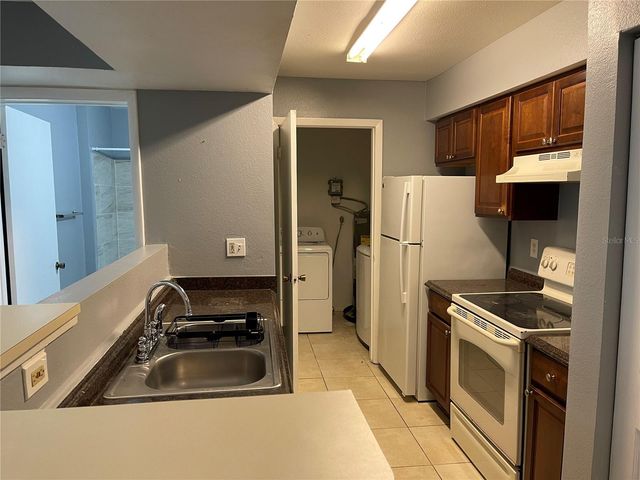 3004 PARKWAY BOULEVARD 103, Kissimmee, FL 34747