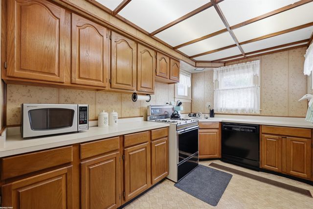 31812 York Street, Fraser, MI 48026