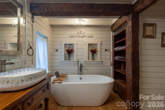 214 Chin Tree Road, Sylva, NC 28779