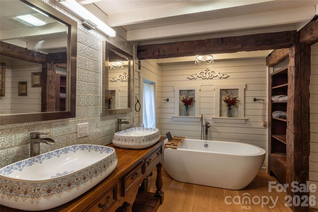 214 Chin Tree Road, Sylva, NC 28779