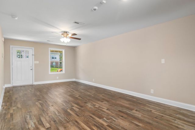1116 Cardinal Creek Dr, Clarksville, TN 37040