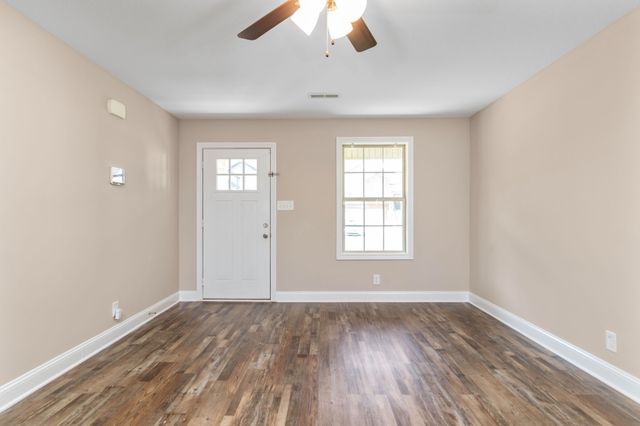 1116 Cardinal Creek Dr, Clarksville, TN 37040