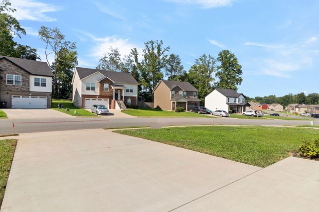 1116 Cardinal Creek Dr, Clarksville, TN 37040