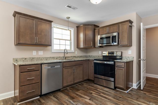 1116 Cardinal Creek Dr, Clarksville, TN 37040
