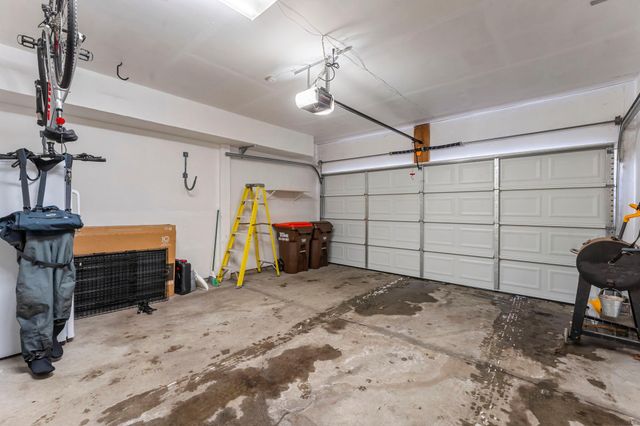 3001 Juniper Lane H, Woodbury, MN 55125