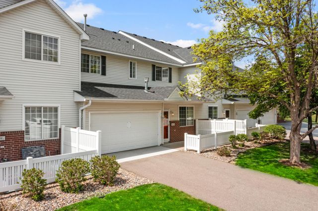 3001 Juniper Lane H, Woodbury, MN 55125