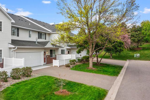 3001 Juniper Lane H, Woodbury, MN 55125