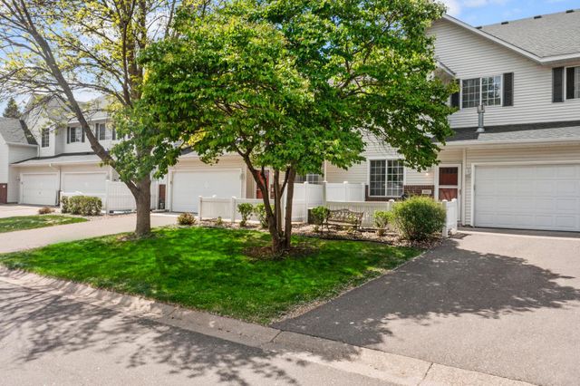 3001 Juniper Lane H, Woodbury, MN 55125