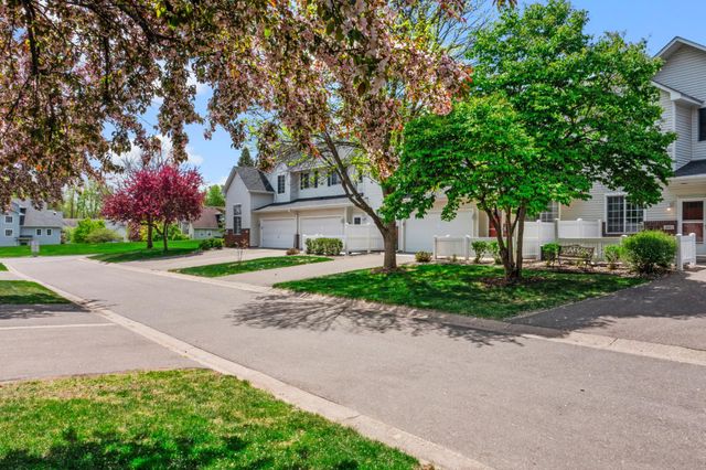 3001 Juniper Lane H, Woodbury, MN 55125