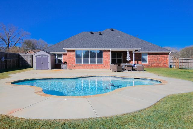 107 Mossy Creek Dr., Hallsville, TX 75650