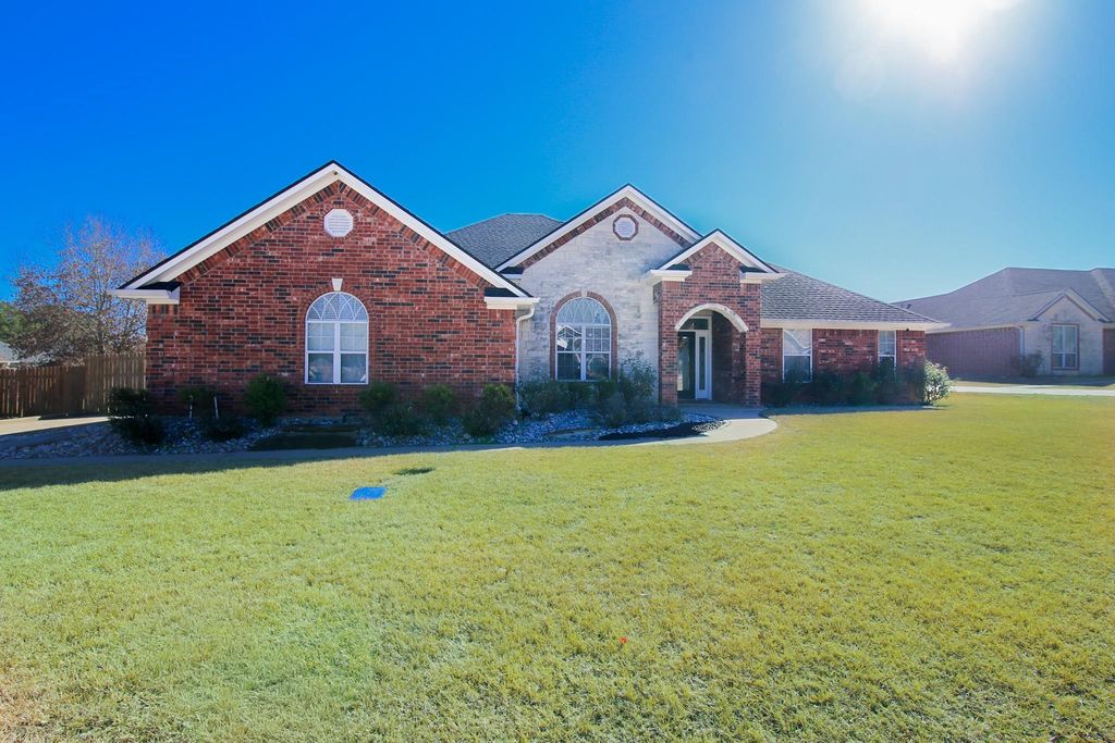 107 Mossy Creek Dr., Hallsville, TX 75650