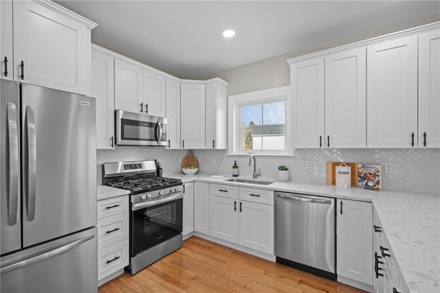 2 Old County Village Road B, Smithfield, RI 02917