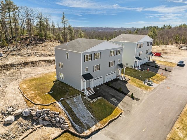 2 Old County Village Road B, Smithfield, RI 02917