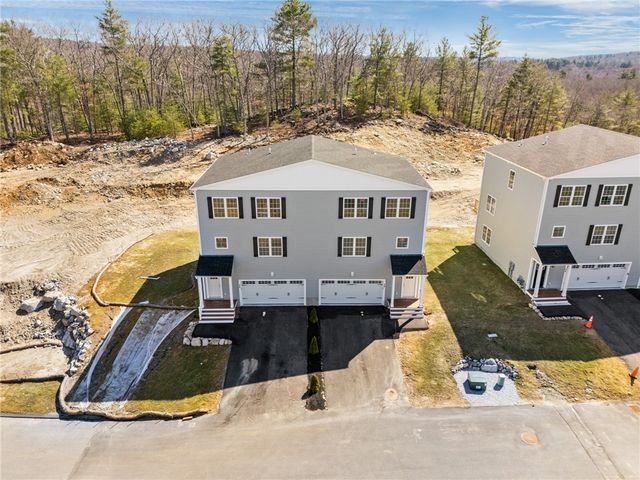 2 Old County Village Road B, Smithfield, RI 02917