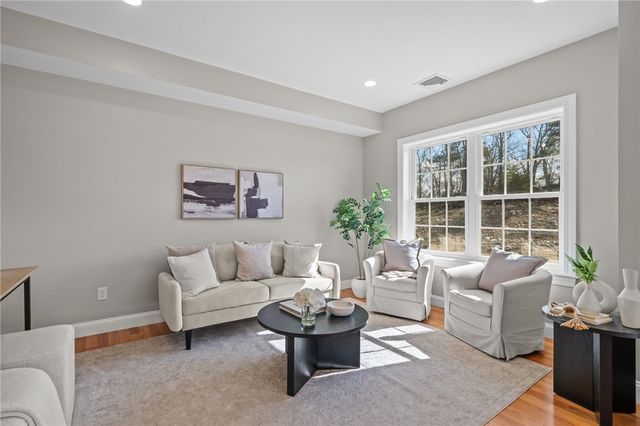 2 Old County Village Road B, Smithfield, RI 02917