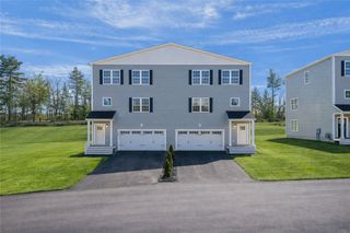 2 Old County Village Road B, Smithfield, RI 02917