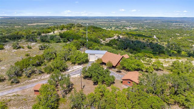 226 Hall LN, Spicewood, TX 78669