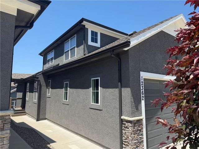 12362 S Sagebrush Drive, Olathe, KS 66061