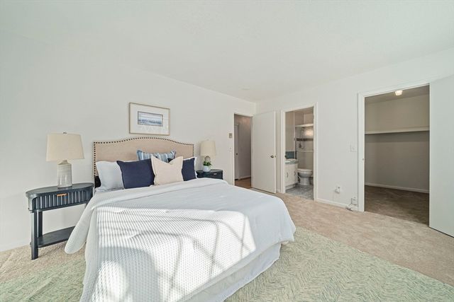 18 Royal Lake Dr 3, Braintree, MA 02184