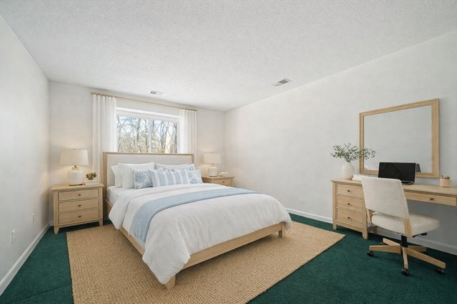 18 Royal Lake Dr 3, Braintree, MA 02184
