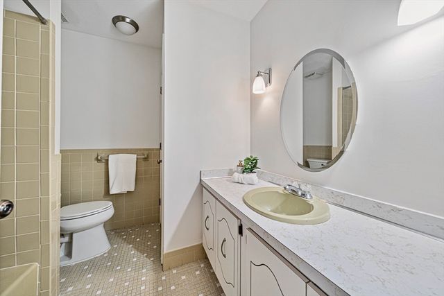 18 Royal Lake Dr 3, Braintree, MA 02184