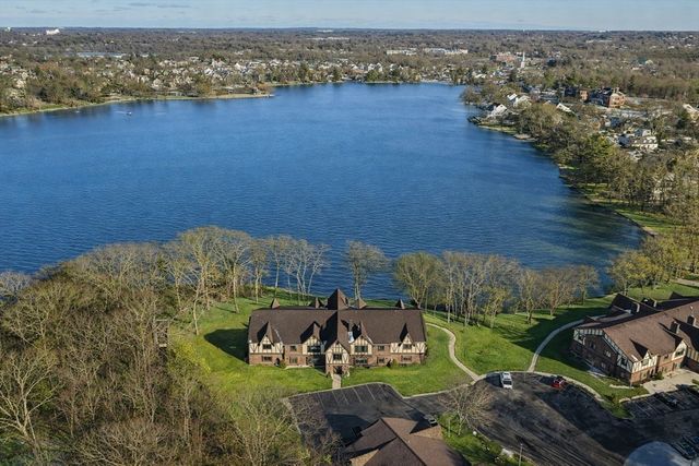 18 Royal Lake Dr 3, Braintree, MA 02184