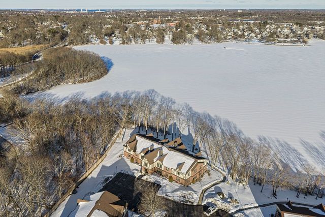 18 Royal Lake Dr 3, Braintree, MA 02184