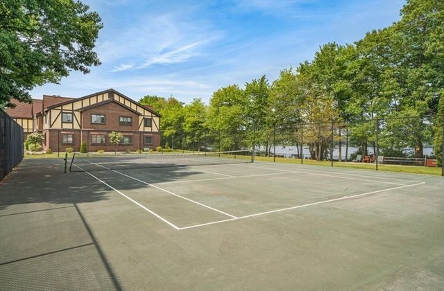 18 Royal Lake Dr 3, Braintree, MA 02184