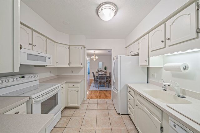 18 Royal Lake Dr 3, Braintree, MA 02184