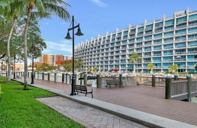 3001 NE 185th Street 515, Miami, FL 33180