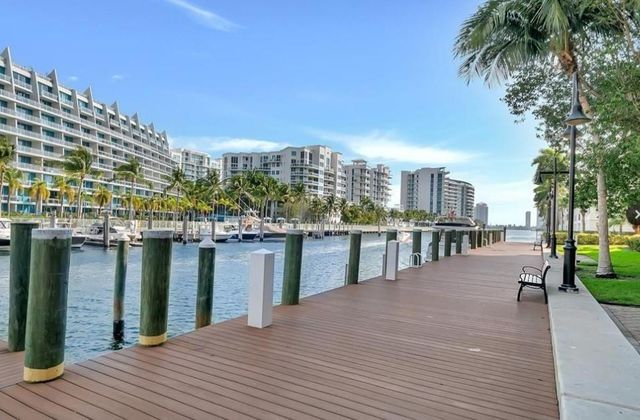 3001 NE 185th Street 515, Miami, FL 33180