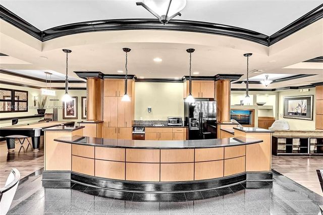 3001 NE 185th Street 515, Miami, FL 33180