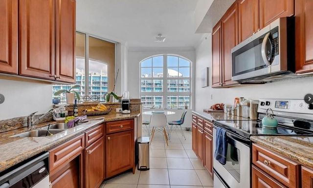 3001 NE 185th Street 515, Miami, FL 33180