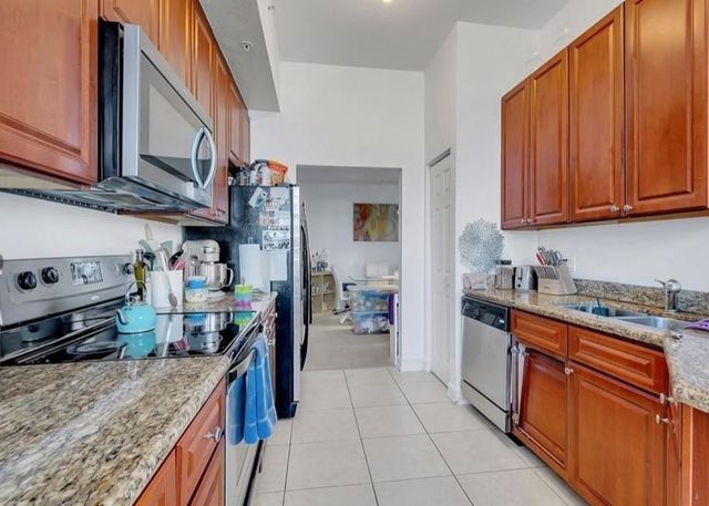 3001 NE 185th Street 515, Miami, FL 33180