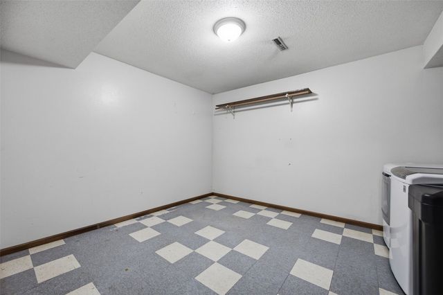4 South Ridge Court, Coralville, IA 52241