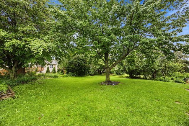 4 South Ridge Court, Coralville, IA 52241