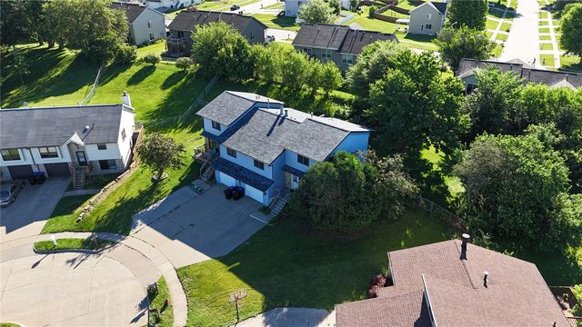 4 South Ridge Court, Coralville, IA 52241