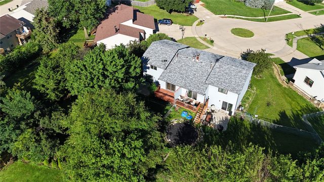 4 South Ridge Court, Coralville, IA 52241